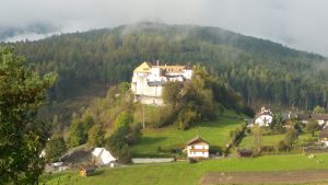 Impressionen der »Schnablgwax«-Lesung auf der Sonnenburg in St. Lorenzen, Südtirol (Italien)