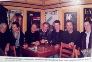 Treffen ehem. IJA-Mitglieder, München 2004. Foto: Ausschnitt aus DAS GEDICHT 13 (S. 104)