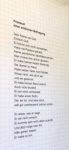 Begleitende GEDICHT-Ausstellung in den Stiftungsräumen. Gedicht: Manfred Schlüter. Foto: Annette Oellerking