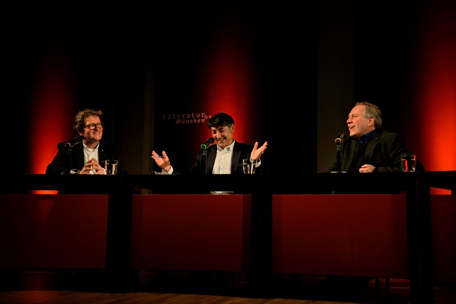 Anton G. Leitner, Antonio Pellegrino und Ludwig Steinherr im Gespräch. Foto: Volker Derlath