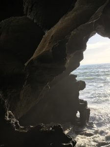 Meerseitiger Eingang in die phönizische Grotte bei Tanger, auch Höhle des Herkules (Herakles) genannt (Foto Tobias Burghardt)